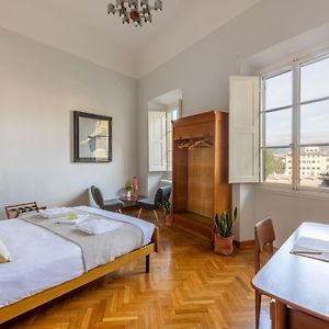 Kamer met een Queen Size Bed